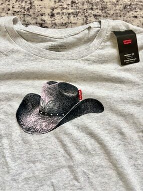 Levi's Light Gray Tee with Black and Pink Cowboy Hat Graphic